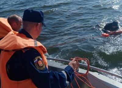Спасатели доставали из Матырского водохранилища запутавшегося в браконьерских сетях серфингиста
