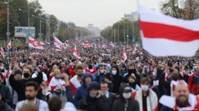 В Беларуси за апрель осудили почти сотню протестующих