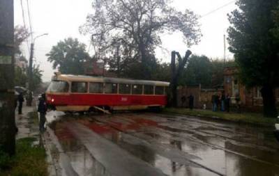 Харьковчанин чудом избежал ДТП с неуправляемым трамваем