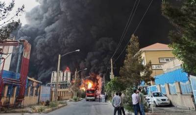 В Иране произошел пожар на крупном химическом заводе