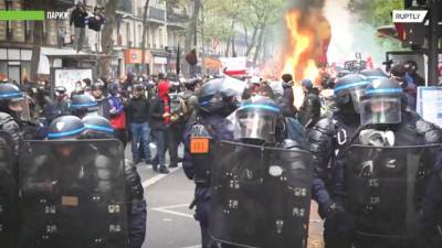 Слезоточивый газ и водомёты: как в Европе прошли первомайские демонстрации