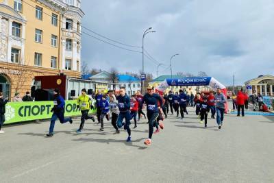 200 петрозаводчан пробежали Километр здоровья