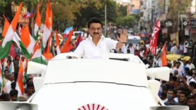 Иосиф Сталин побеждает на выборах в Индии
