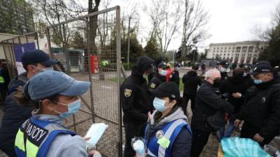 В Одессе задержали мужчину с коммунистической символикой