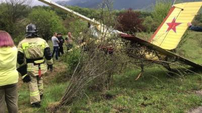 Легкомоторный самолет совершил экстренную посадку в Северной Осетии