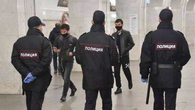 В Москве усилили проверки масочно-перчаточного режима