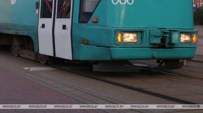 В Минске на трамвайной остановке автомобиль сбил пешехода