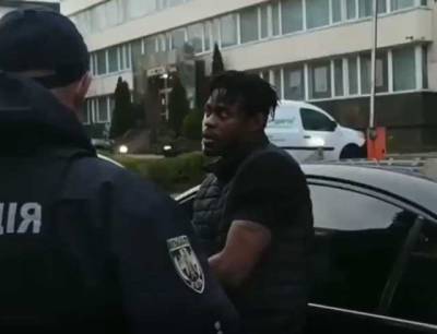 Полиция оштрафовала футболиста Майка Ебуку за нетрезвое вождение