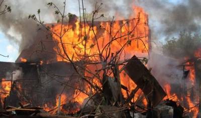 В Макеевке пожар уничтожил четыре дома