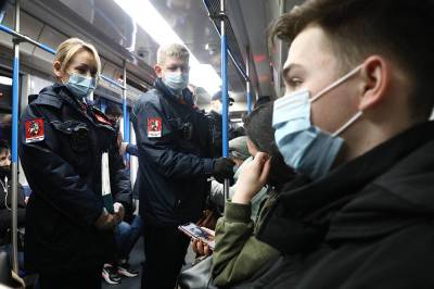Москвичей предупредили об усиленном санитарном контроле в транспорте