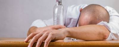 Онемение в руках и ногах может быть признаком алкоголизма