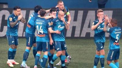 «Зенит» стал третий раз подряд чемпионом досрочно, обыграв «Локомотив»