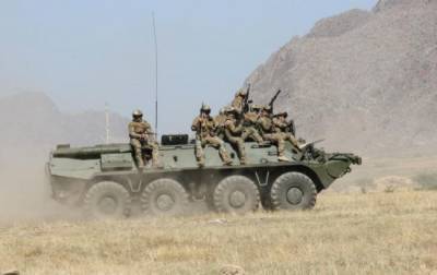 Кыргызстан и Таджикистан после вооруженного конфликта начали отводить войска и подписали соглашение о демаркации границы