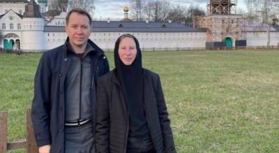 "Молодые, приветливые девушки": актер Миронов открыл завесу тайны Толгского монастыря
