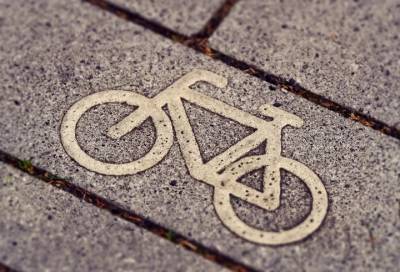 В Ломоносовском районе водитель внедорожника сбил 16-летнего велосипедиста