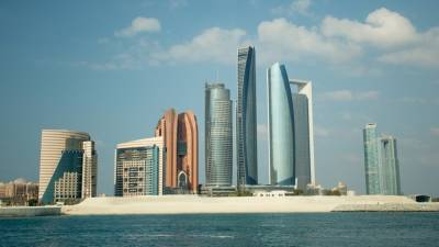 Привитым россиянам разрешили сдавать в Абу-Даби только один ПЦР-тест