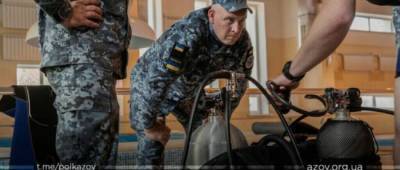 В Мариуполе полк «Азов» и морская охрана провели совместные учения под водой