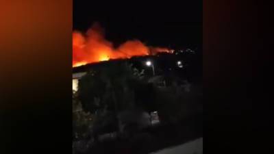 Жителей греческого поселка эвакуировали из-за крупного пожара