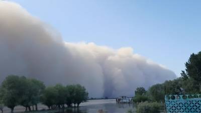 Новости на "России 24". Сильнейшая пыльная буря накрыла Астраханскую область
