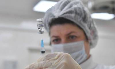 Песков оценил возможность введения обязательной вакцинации от COVID-19 в России