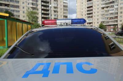 На Васильевском острове ищут водителя Audi, скрывшегося после ДТП