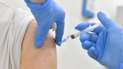Россиянам рассказали о планах ученых создать новый вариант вакцины от COVID-19