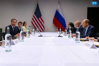 Госсекретарь США обсудил с Лавровым Навального, Украину и двусторонние отношения