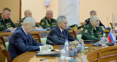 Шойгу провел переговоры с министром обороны Армении Вагаршаком Арутюняном
