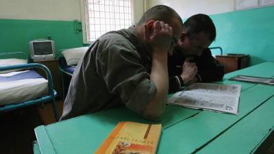 ФСИН предложила заменить трудовых мигрантов российскими заключенными