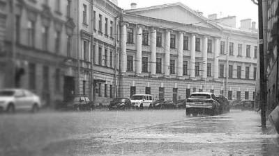 Атмосферный фронт принес в Петербург дожди и похолодание