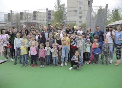 Михаил Романов открыл спортивный праздник в Невском районе