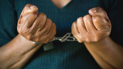 В Приамурье осудили пенсионерку, убившую топором своего пьяного сына