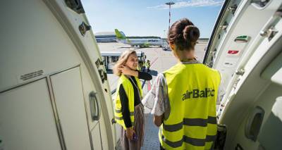Нет прививки - нет работы: у правозащитников есть вопросы к политике airBaltic