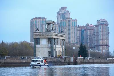 Завершена реконструкция участка набережной канала имени Москвы