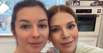 Сестры Подольские нежно поздравили друг друга с 39-летием и показали совместные фото