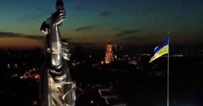 Во всех областях Украины построят большие сине-желтые стяги: Зеленский поделился, что готовят ко Дню флага