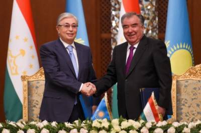 В ходе визита Токаева в Таджикистан подписано 7 важных документов