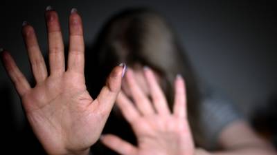 Участница эротической фотосессии в ОАЭ рассказала об избиении и изнасиловании