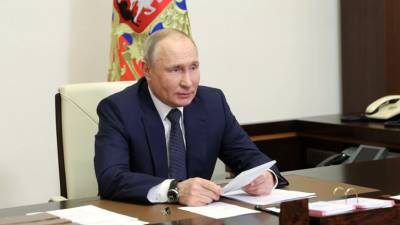 Путин заявил о попытках нечистоплотных политиков бить по истории