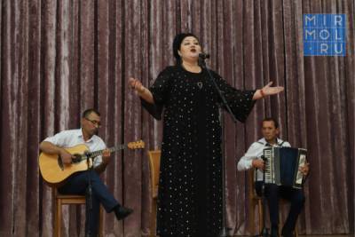 В Буйнакске прошел конкурс исполнителей народной кумыкской песни имени Бурлият Ибрагимовой