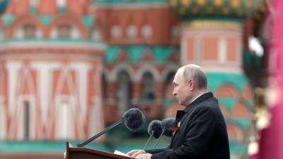 Путин призвал развивать патриотические проекты о Великой Отечественной войне