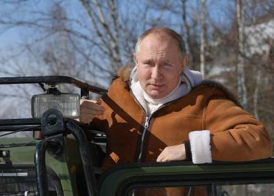 Путин: Россия выбьет зубы всем, кто попытается что-то от нее откусить