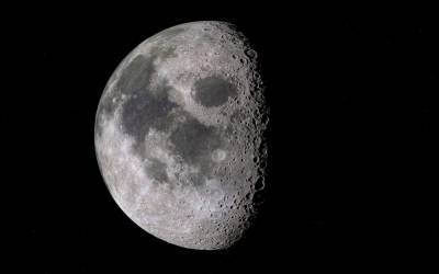 Учёные NASA обнаружили на тёмной стороне Луны следы сильного столкновения