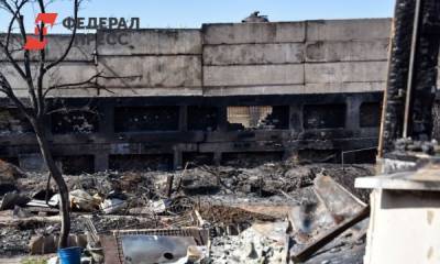 Владельцы сгоревшей в Екатеринбурге пилорамы спешно вывозят имущество