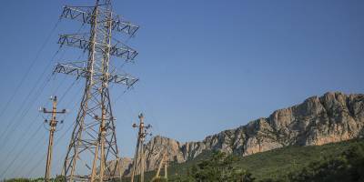 Специалисты сообщили о повреждении одной из четырех ниток энергомоста в Крым