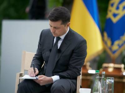 Второй год президентства Зеленского украинцы оценивают хуже, чем первый – опрос