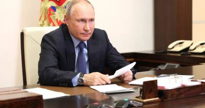"Нашей огромности боятся все": Путин о попытках сдержать Россию