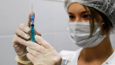 Врачи отмечают массовый отказ петербуржцев от вакцинации