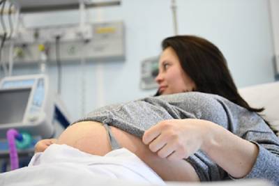 Госдума приняла закон о поддержке беременных и семей с детьми