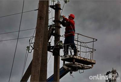 «ЛОЭСК» продолжает восстанавливать электроснабжение в Ленобласти после удара стихии